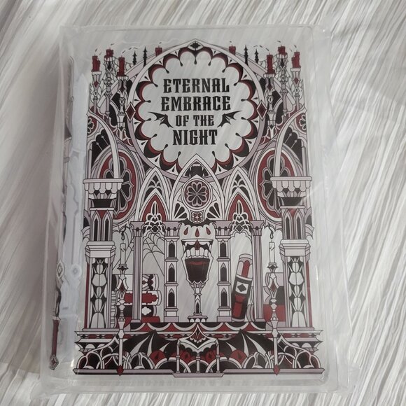 Fairyloot Acrylic Eternal Embrace of the Night Book Vase March 2025 - Picture 3 of 5